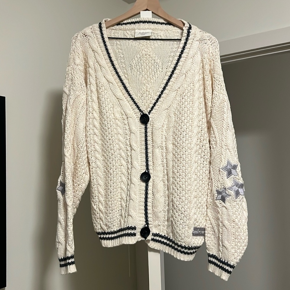 Taylor Swift the “cardigan” in Xs/Sm